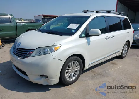 2015 Toyota Sienna Xle Premium 8 Passenger z USA, uszkodzony, nr VIN 5TDYK3DCXFS672690